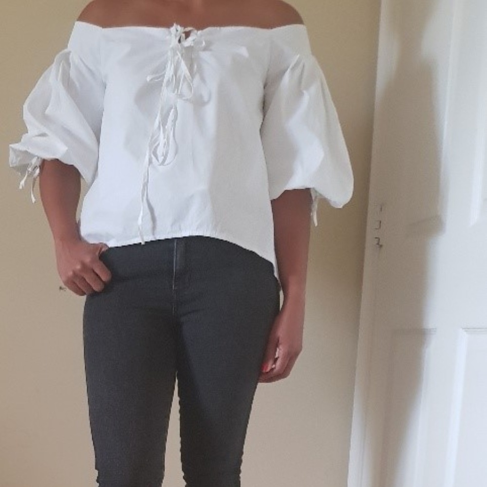OFF THE SHOULDER BLOUSE  VERY CUTE !! EUC